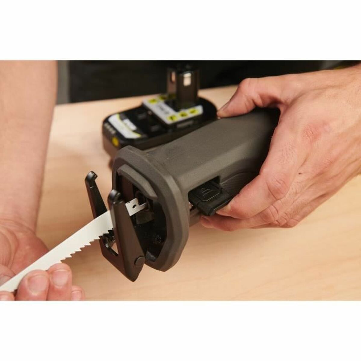 Sierra de Calar Ryobi 3000 rpm 18 V