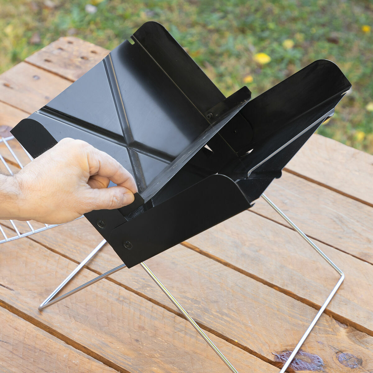 Mini Barbacoa Plegable Portátil para Carbón InnovaGoods Acero Inoxidable (Reacondicionado B)