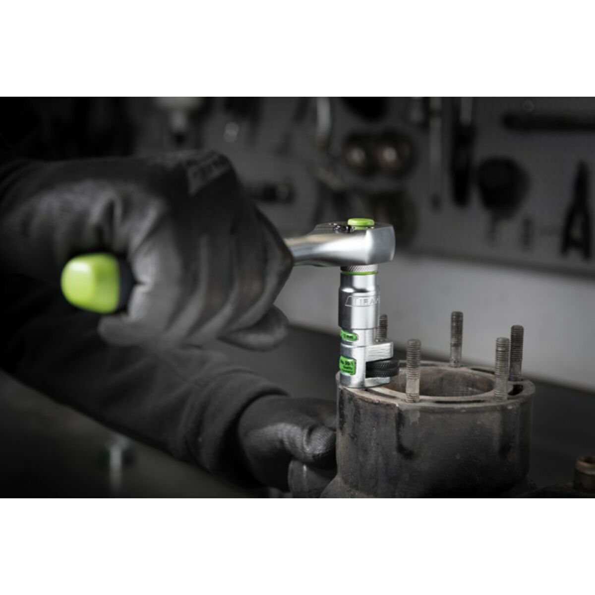 Extractor de pernos KUKKO