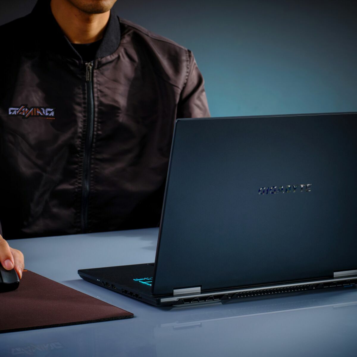 Laptop Gigabyte GAMING A16 CWHI3ES864SH 16" Intel Core i7-13620H 32 GB RAM 1 TB SSD