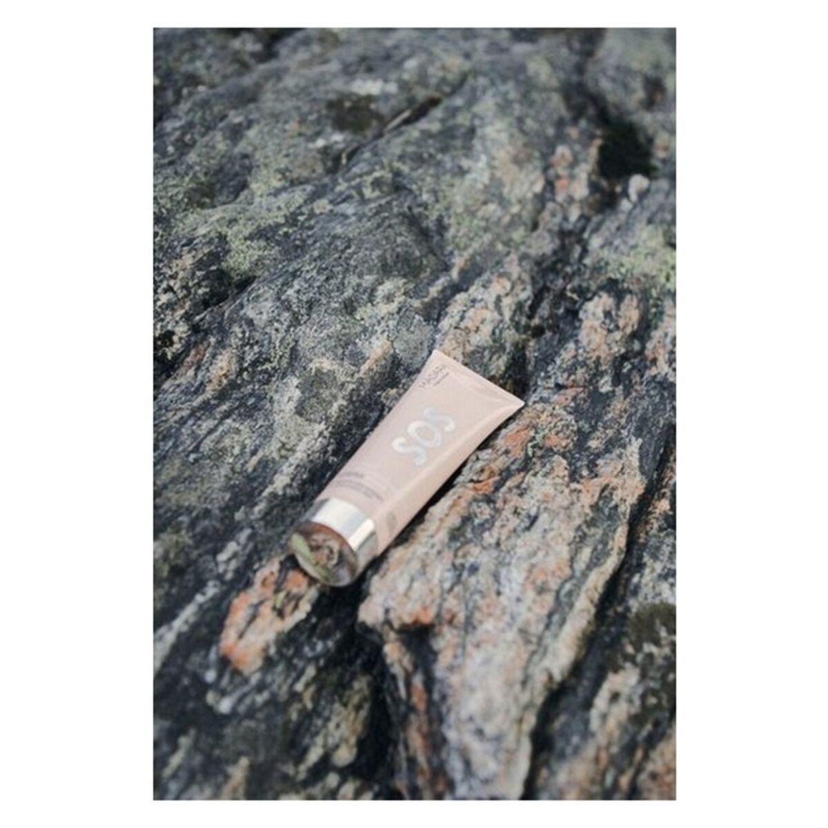 Mascarilla Facial Hidratante Mádara SOS Iluminador (60 ml)