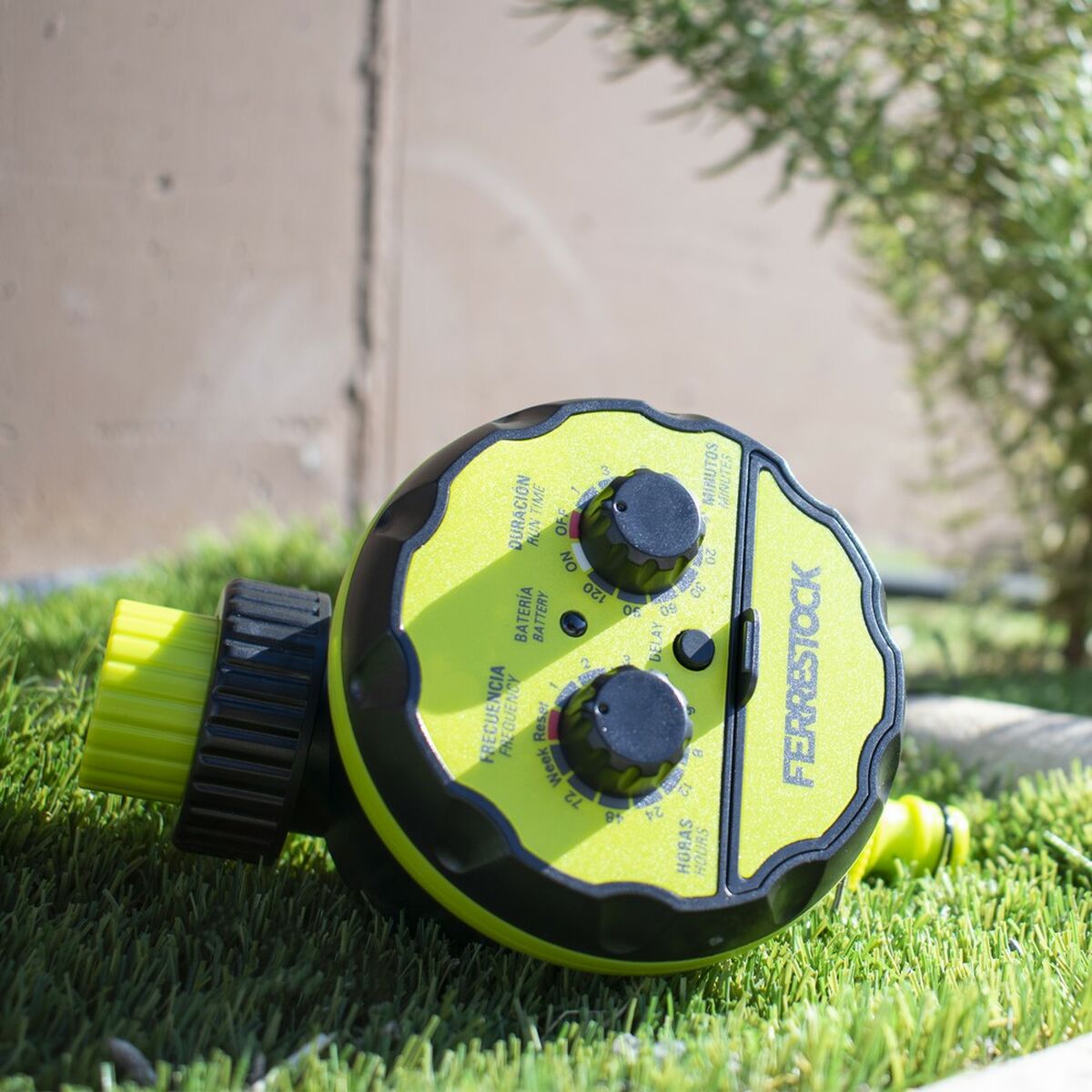 Programador de riego Ferrestock Amarillo
