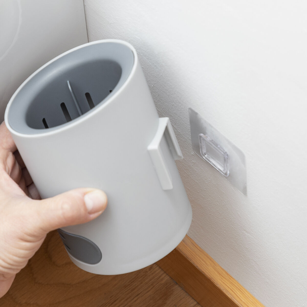 Escobilla de Baño con Dispensador de Jabón Bruilet InnovaGoods