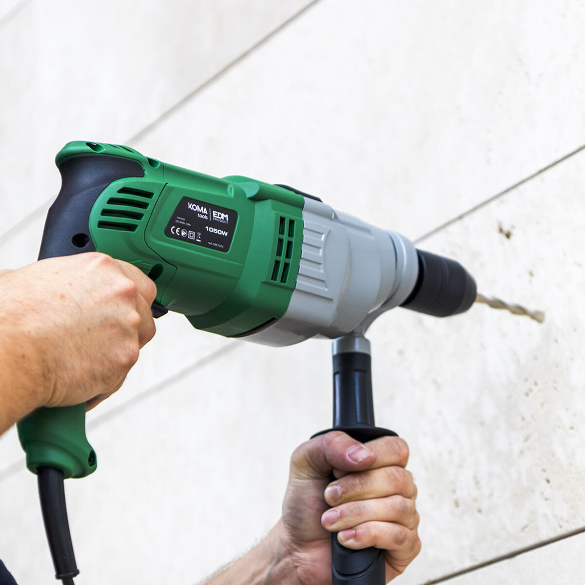 Set de taladro y accesorios Koma Tools 1050 W 220-240 V