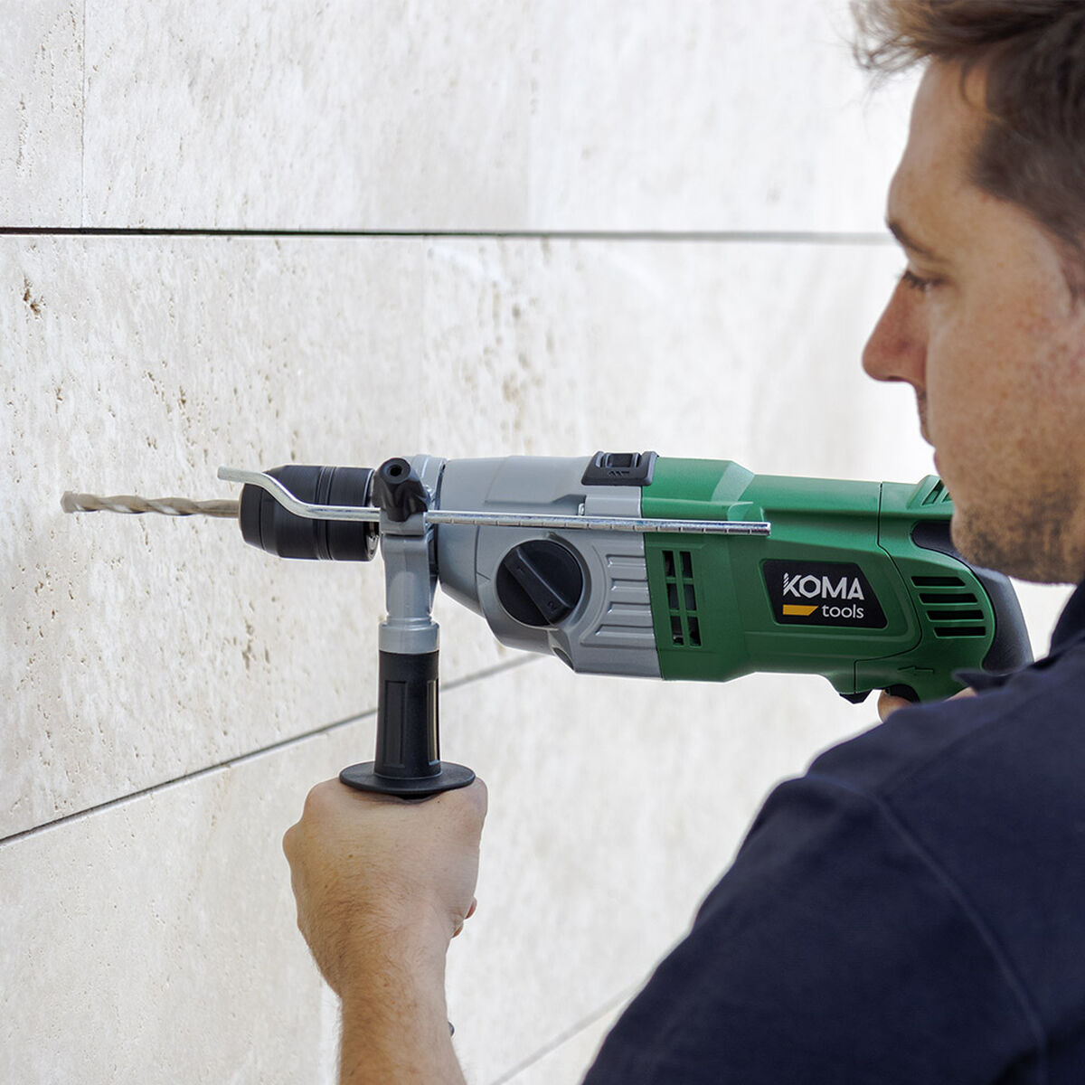 Set de taladro y accesorios Koma Tools 1050 W 220-240 V