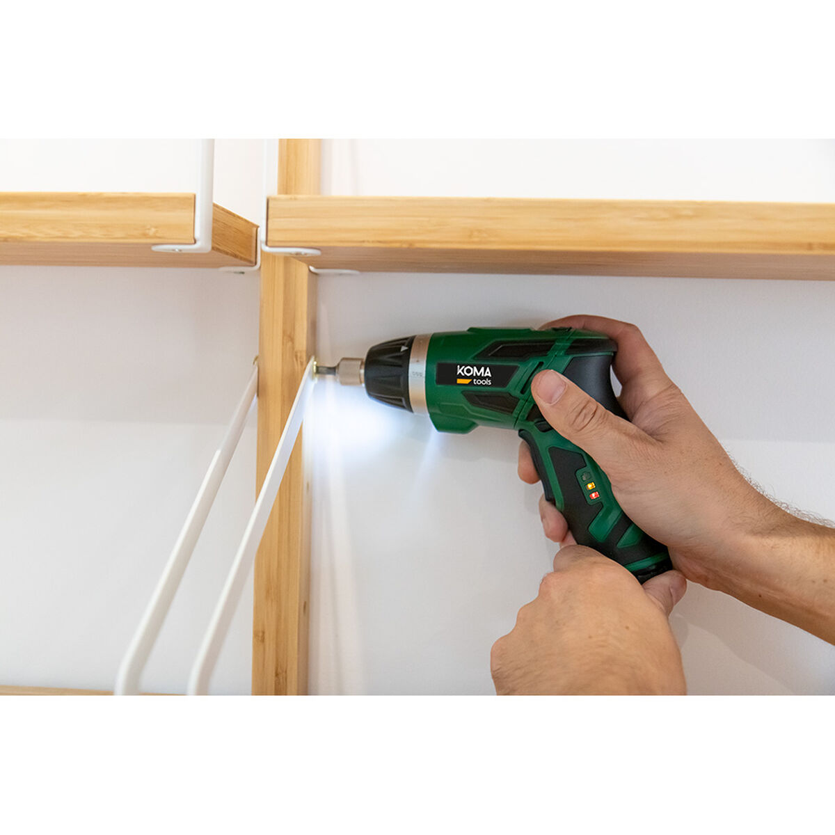 Atornillador eléctrico Koma Tools 3,6 V Reversible