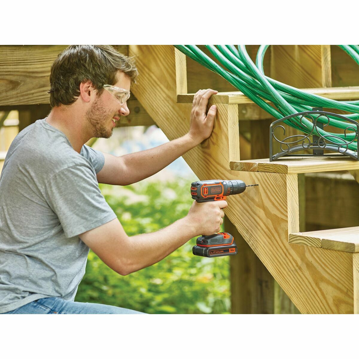 Atornillador eléctrico Black & Decker CDC18BAFC-QW