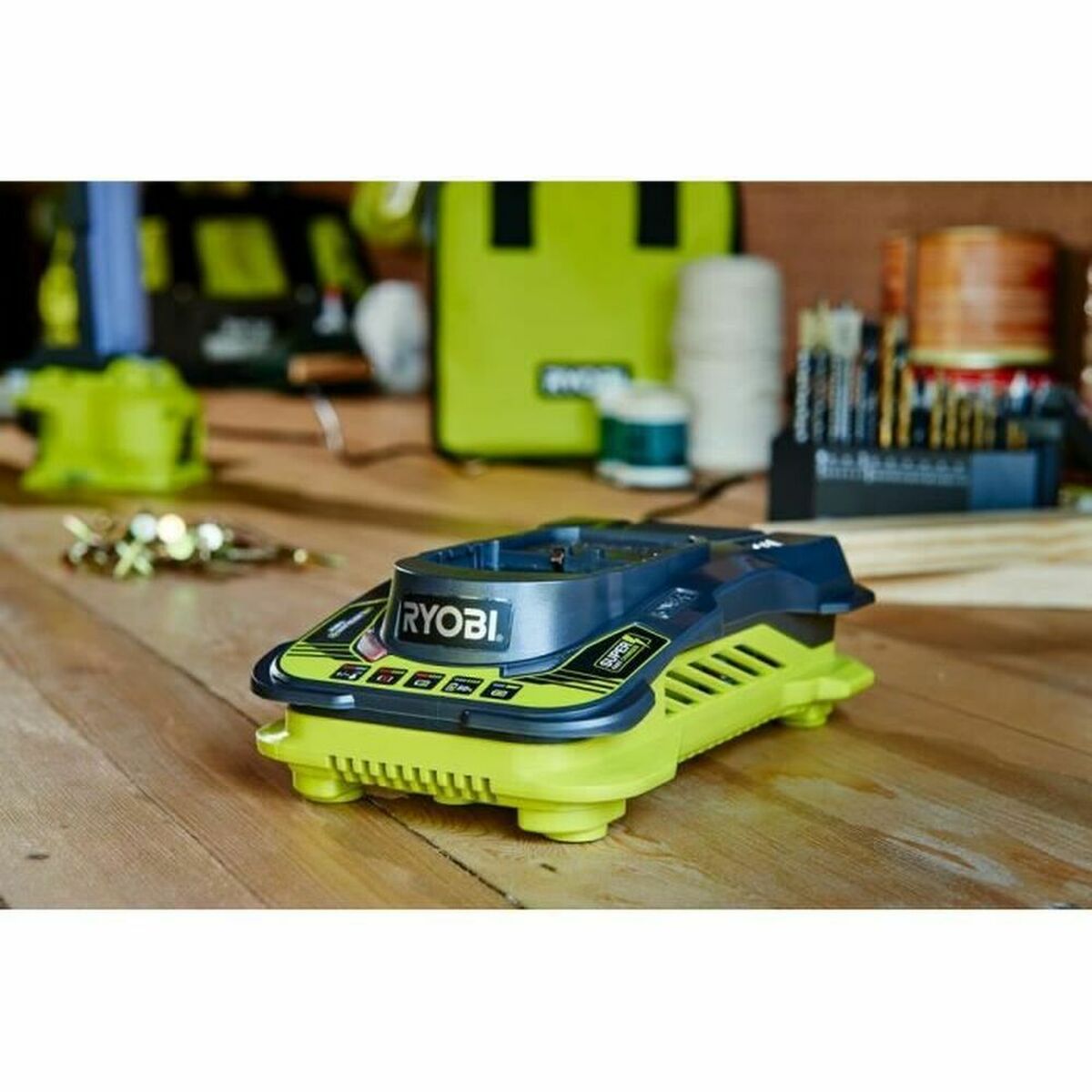 Cargador de Batería Ryobi RC18150