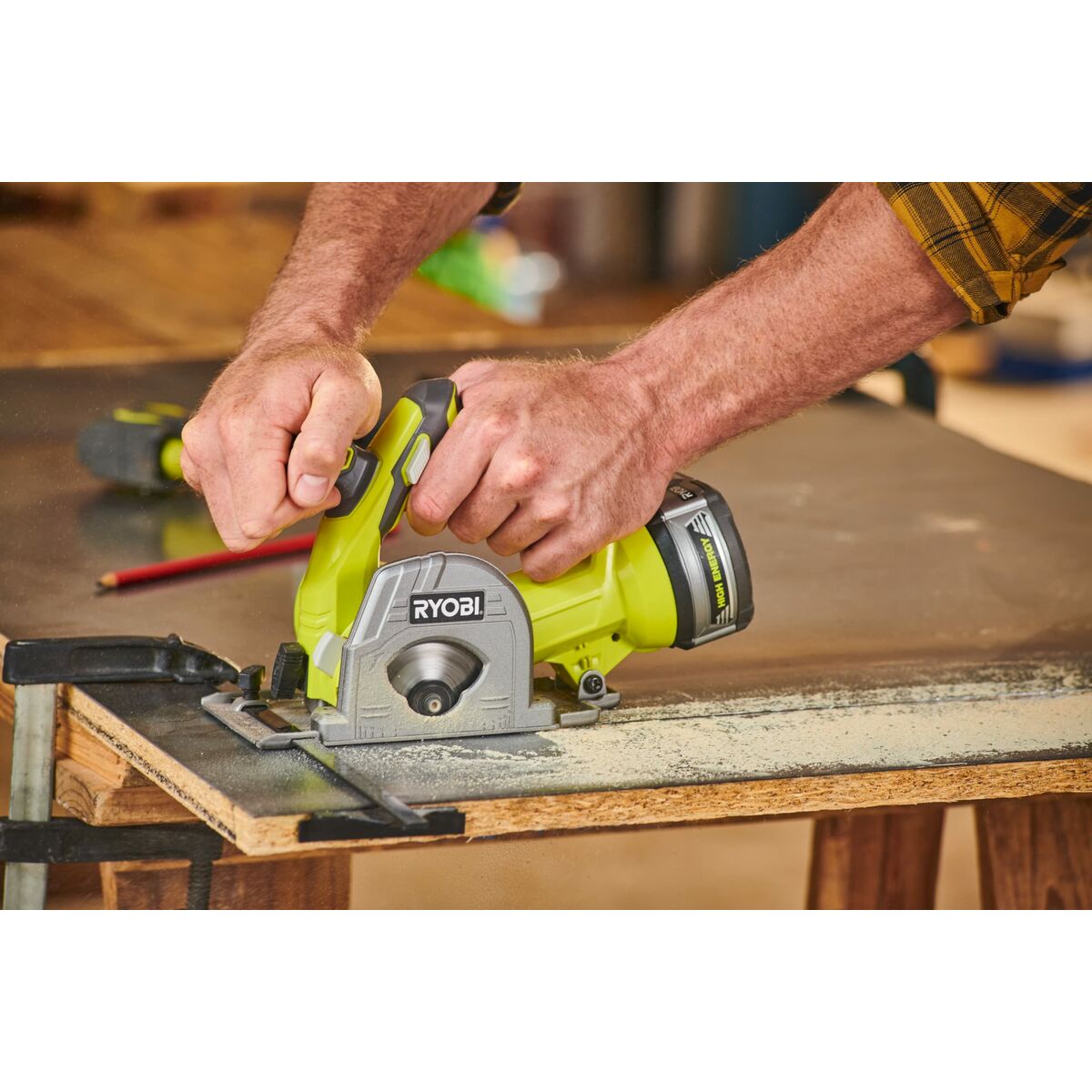 Sierra circular Ryobi R18MMS 18 V