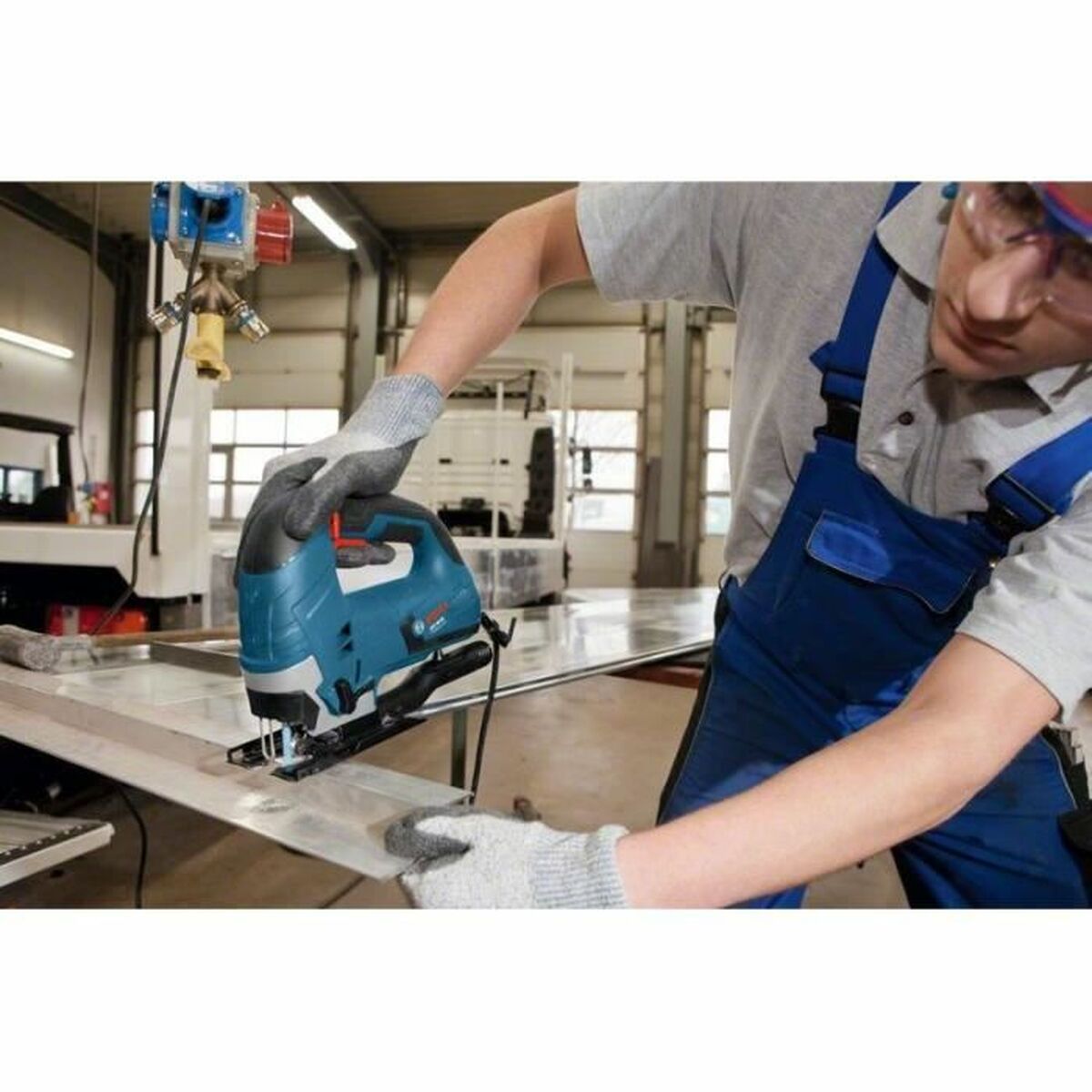 Motosierra BOSCH Elektrowerkzeuge 1800 W (1 unidad)