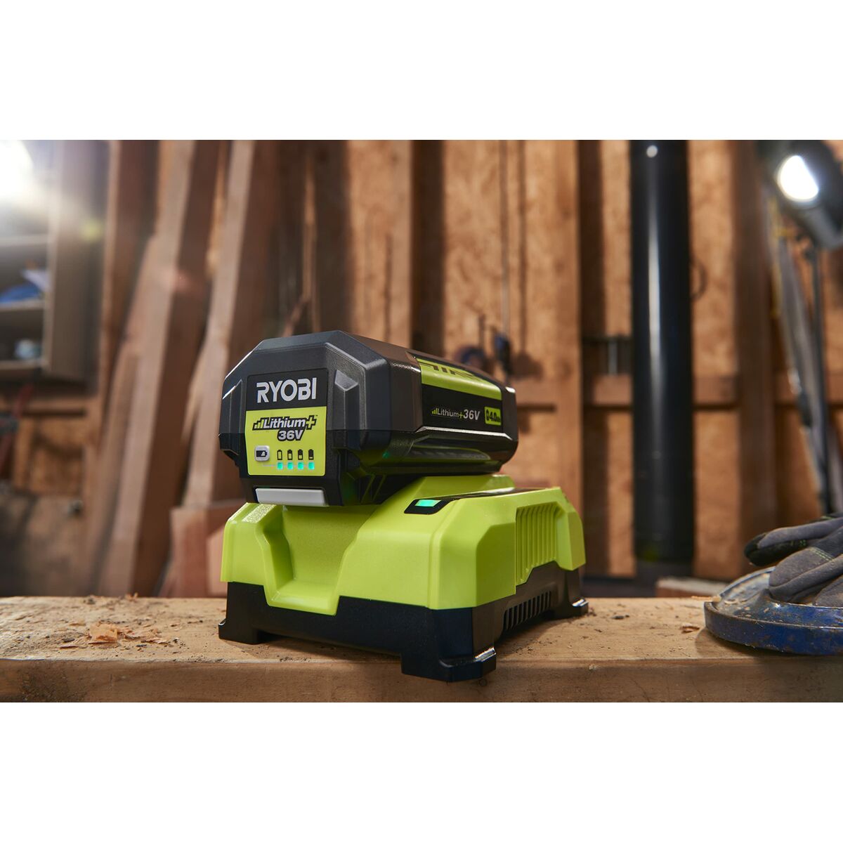 Set de cargador y baterías recargables Ryobi Max Power 36 V 4 Ah