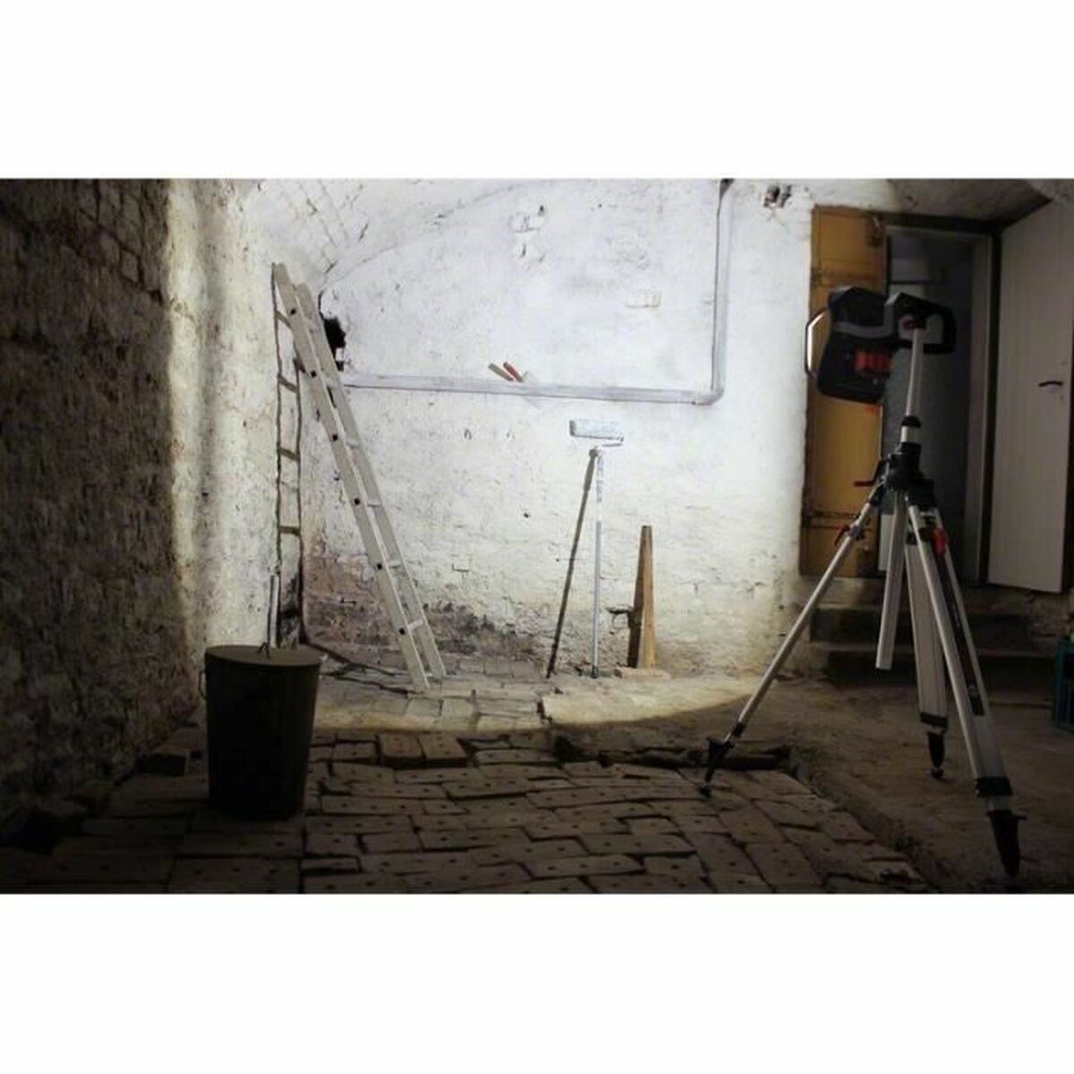 Linterna LED BOSCH 0601446800 18 V