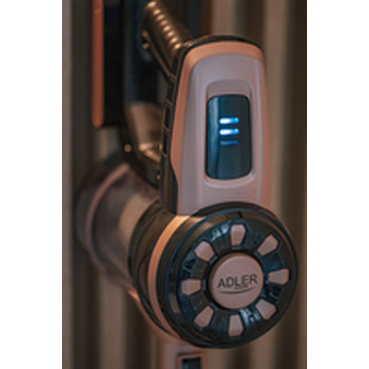 Aspiradora de Mano Adler AD 7044