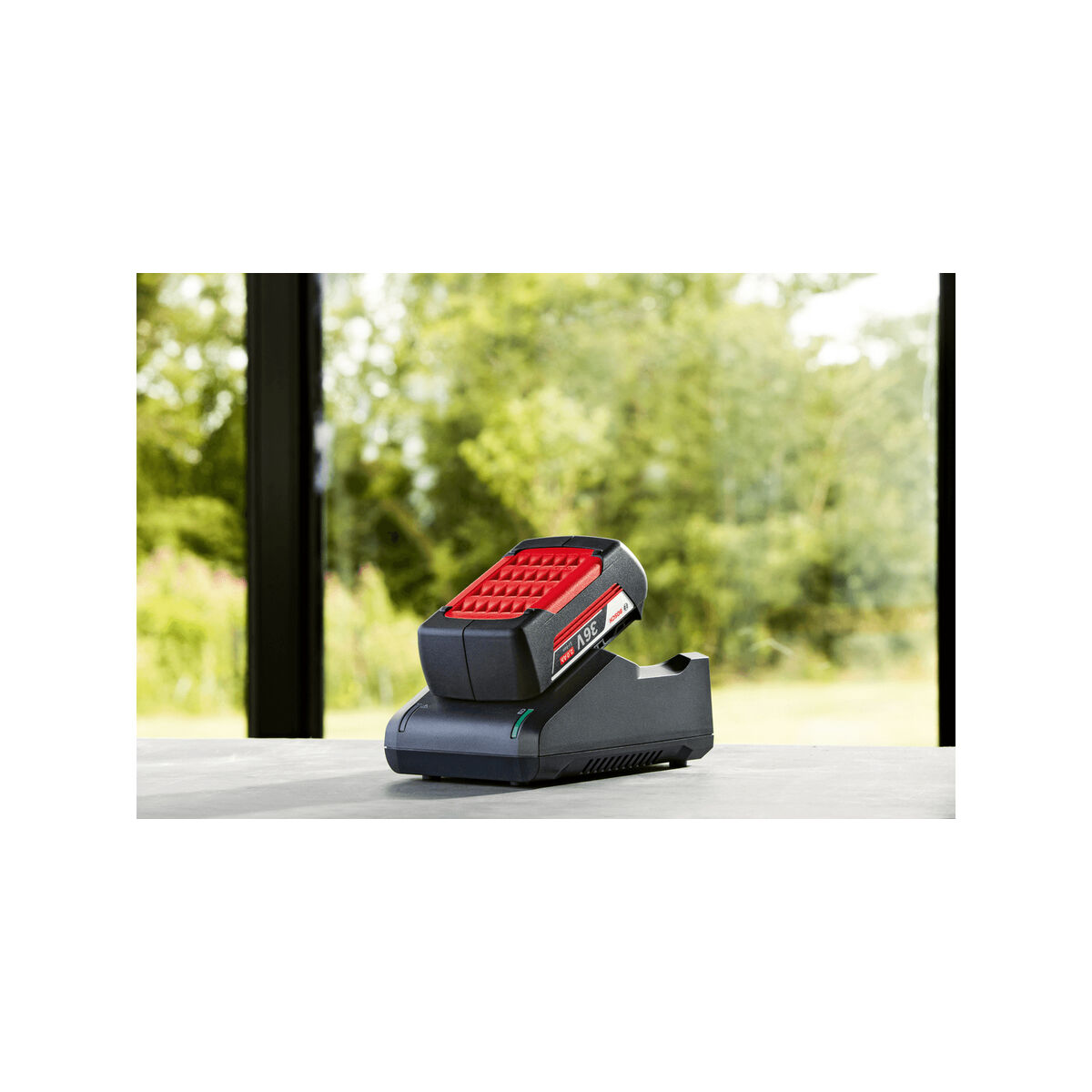 Set de cargador y baterías recargables BOSCH Starter Set Litio Ion 2 Ah 36 V