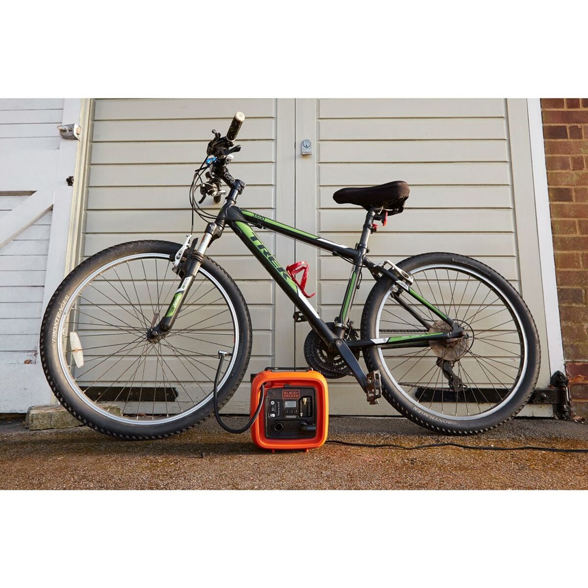 Compresor de Aire Black & Decker ASI400-XJ 1 Pieza