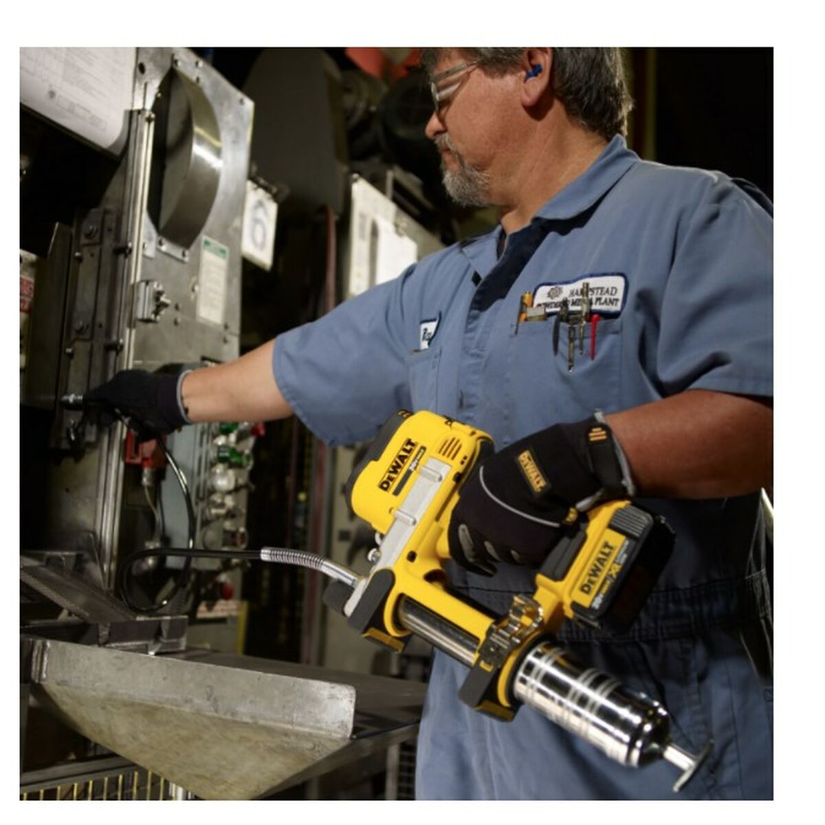 Pistola para Engrasar Dewalt DCGG571M1 18 V