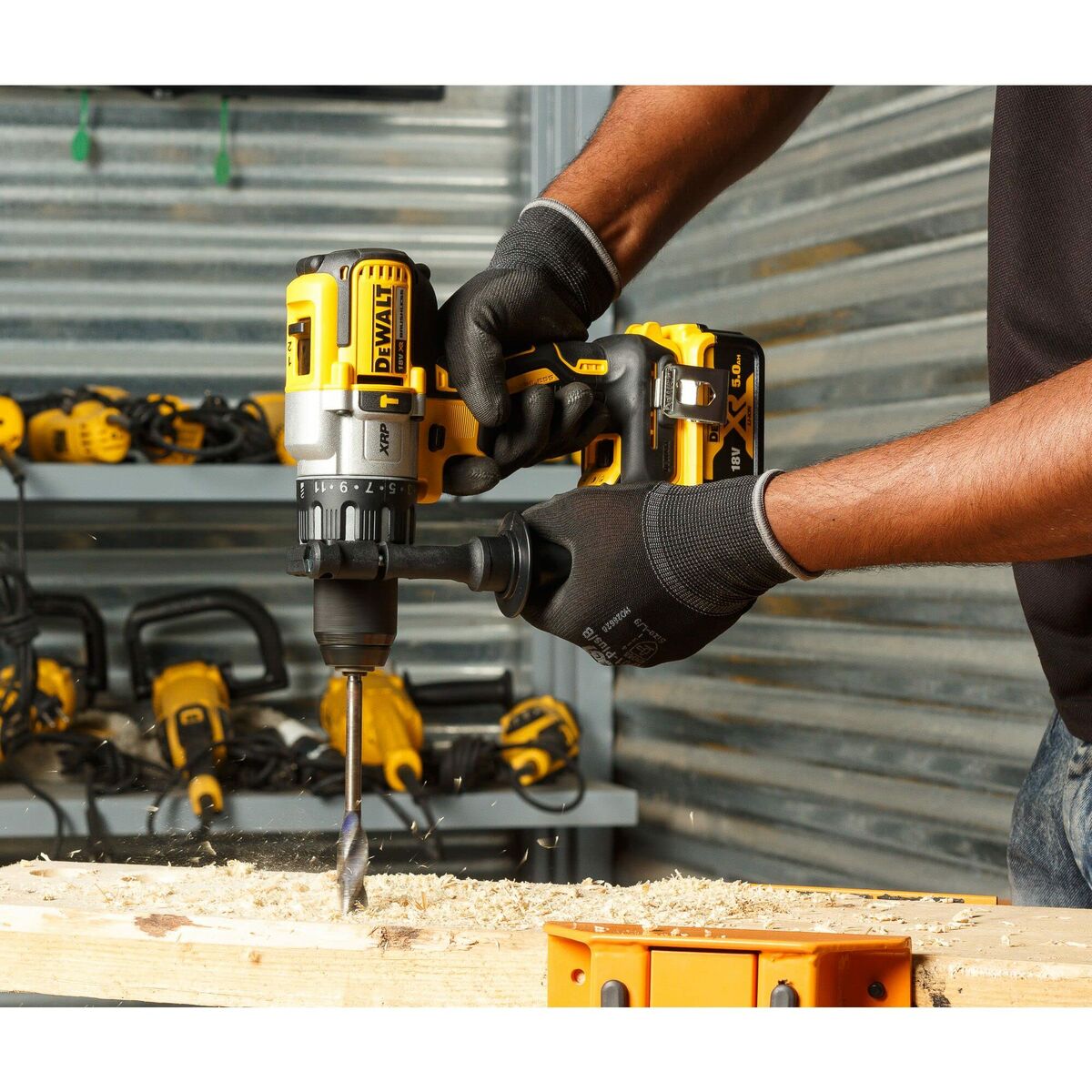 Atornillador eléctrico Dewalt DCD996P2 820 W