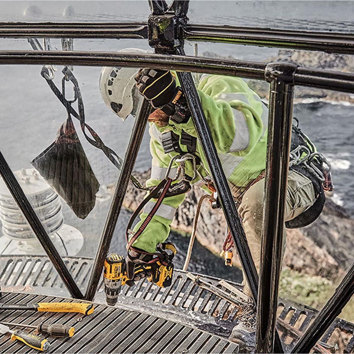 Atornillador eléctrico Dewalt DCD996P2 820 W