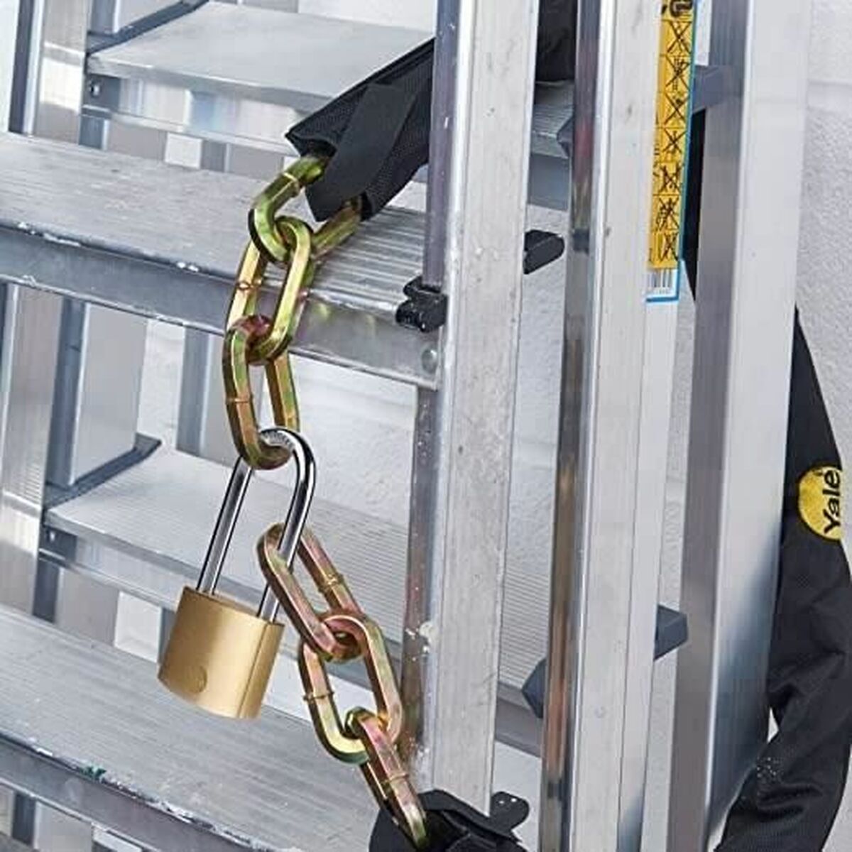 Candado de llave Yale Dorado