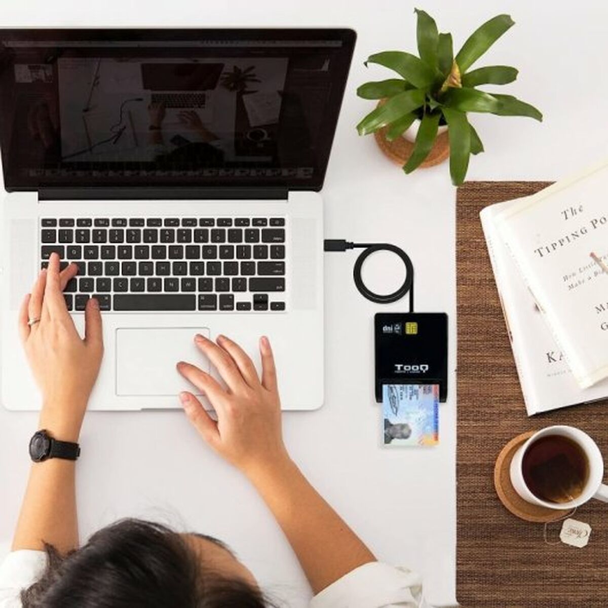 Lector de Tarjetas Inteligentes TooQ TQR-211B Negro