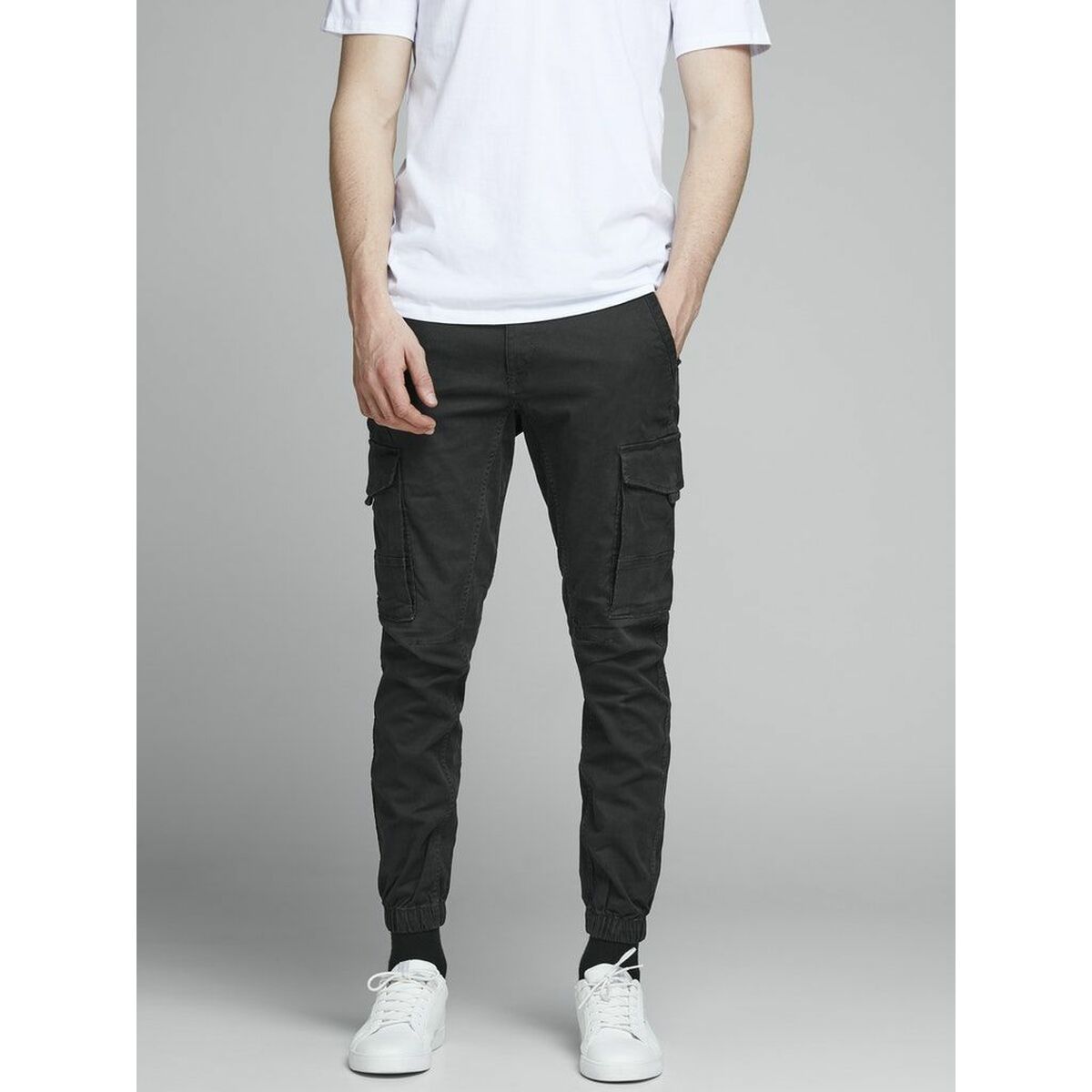 Pantalón Jack & Jones JPSTPAUL JJFLAKE CARGO NOOS 12139912 Negro