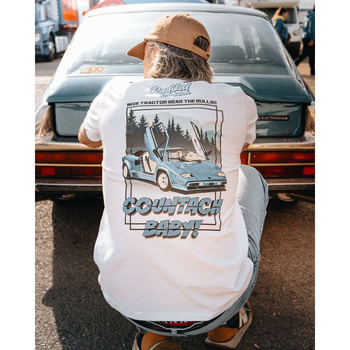 Camiseta de Manga Corta Hombre RADIKAL  NICE TRACTOR NEAR THE BULLS Blanco L