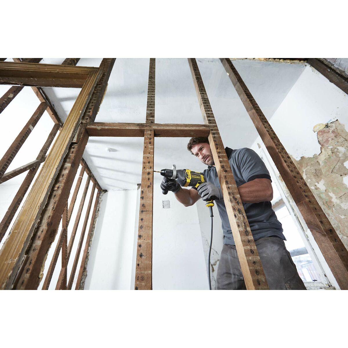 Atornillador eléctrico Stanley 26/3-850K 850 W