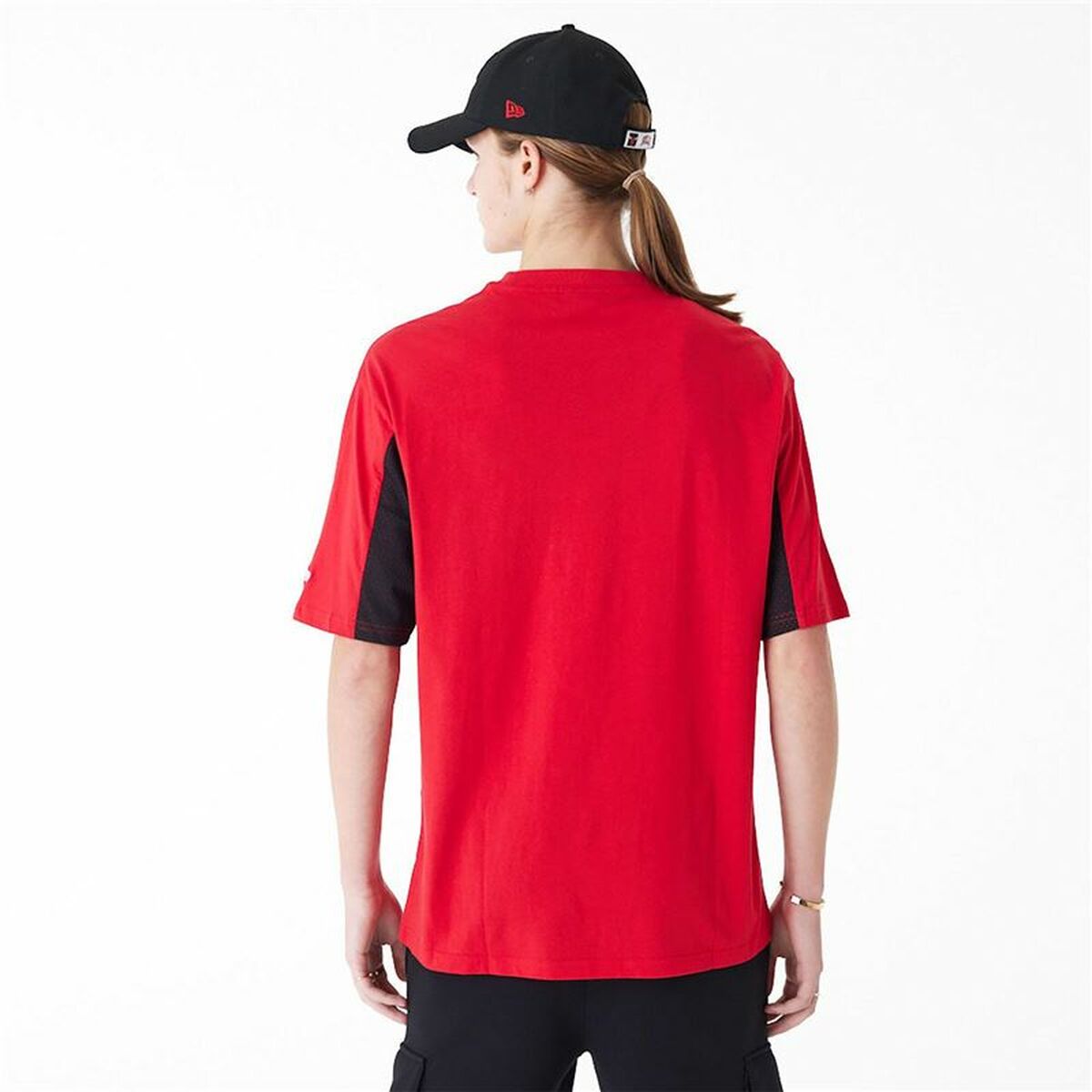 Camiseta de Manga Corta Hombre New Era NBA MESH PANEL OS TEE CHIBU 60435481  Rojo (M)