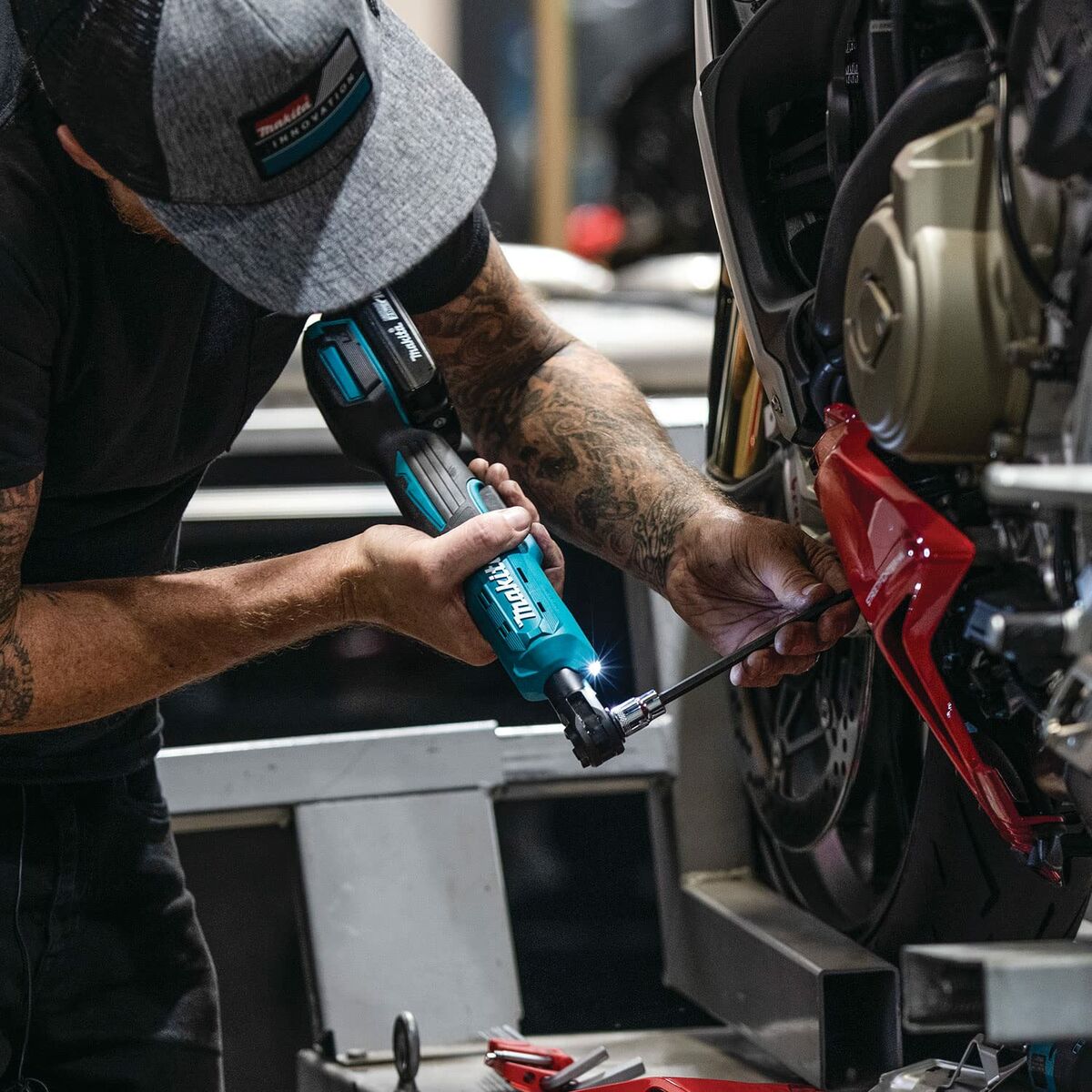 Atornillador eléctrico Makita DWR180Z