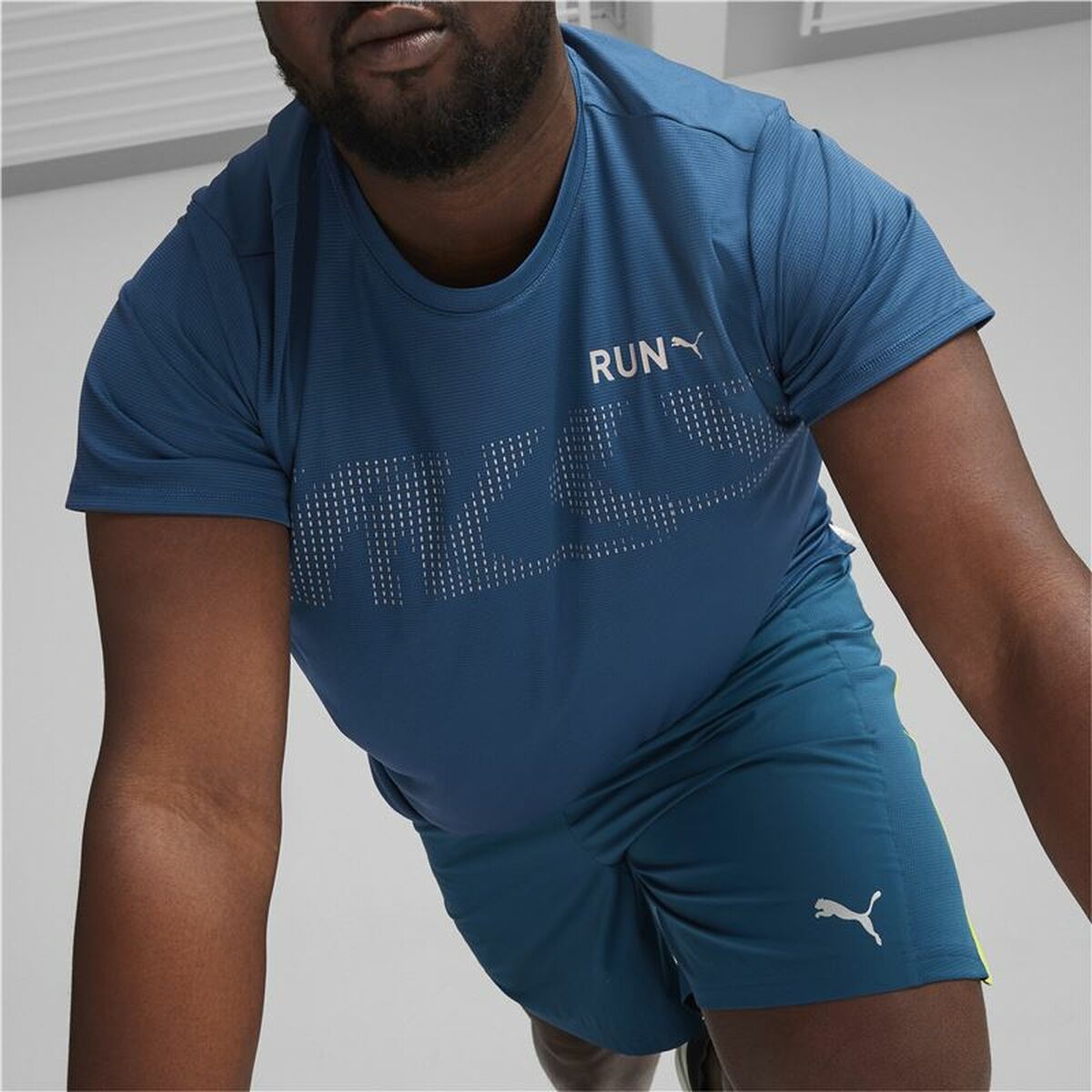 Camiseta de Manga Corta Hombre Puma  Run Favourite Azul oscuro