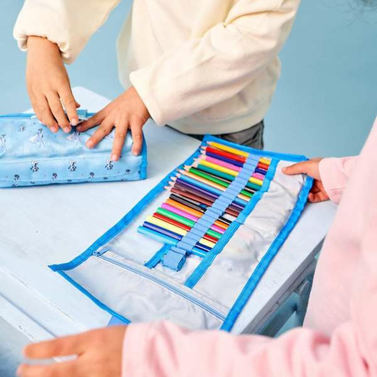 Estuche Escolar con Accesorios Frozen (22 pcs)