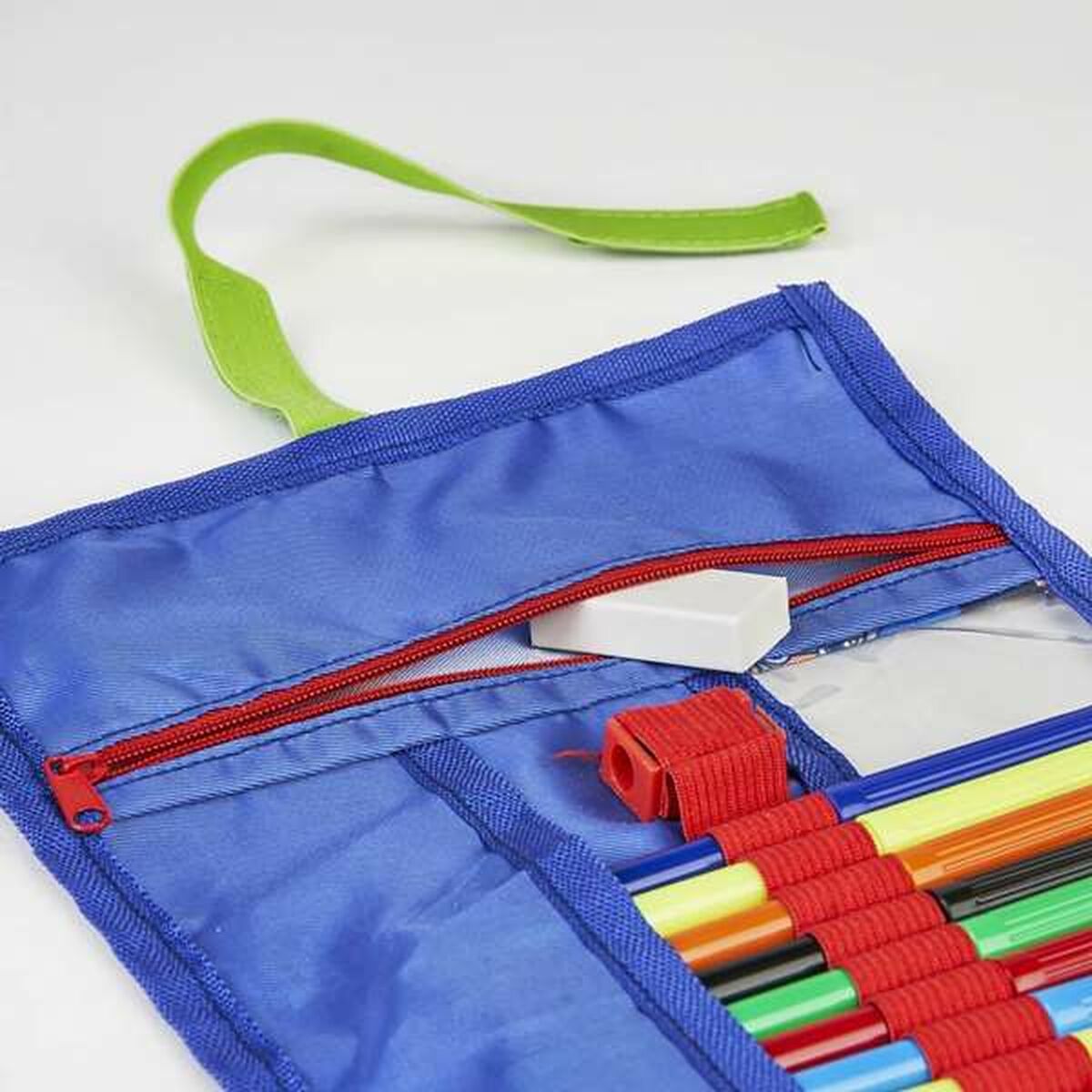 Estuche Escolar con Accesorios The Avengers (22 pcs)