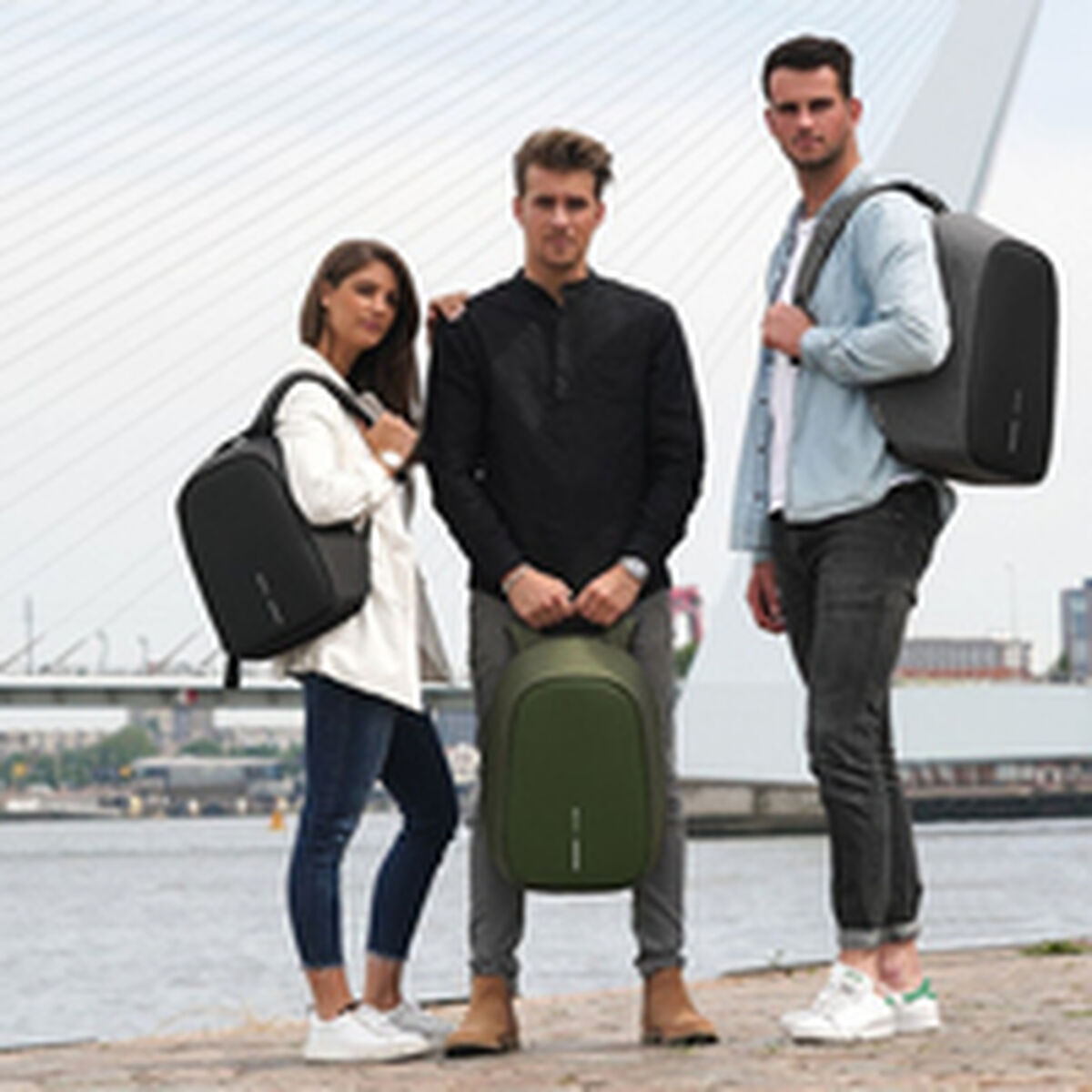 Mochila Antirrobo XD Design Bobby Hero Small Negro