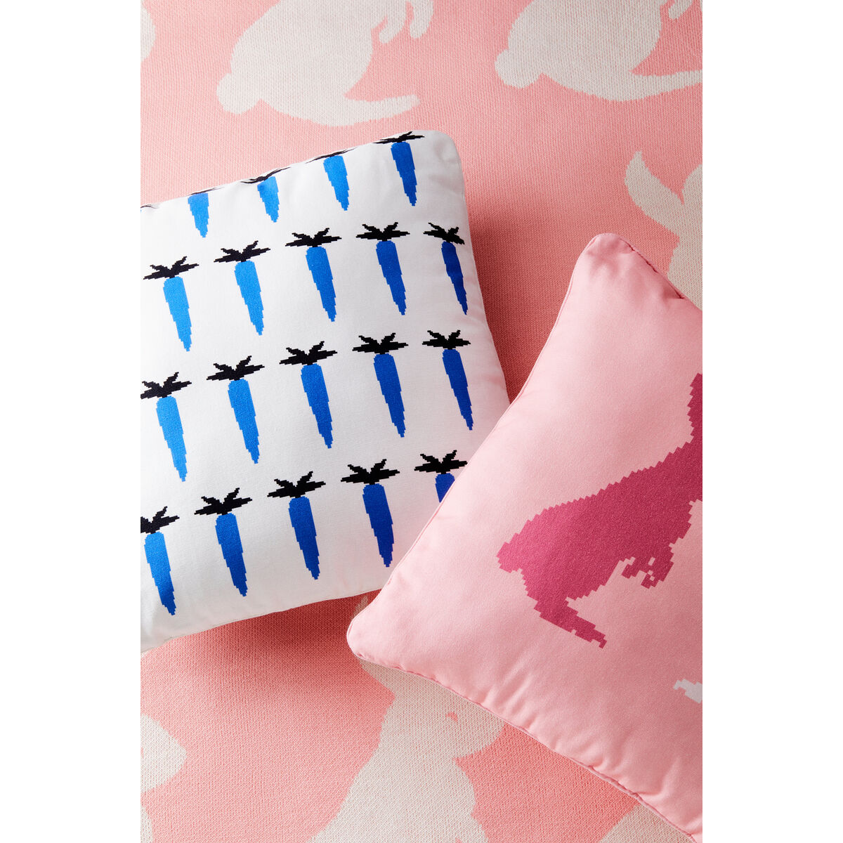 Cojín Benetton Azul Blanco Zanahoria 40 x 40 cm