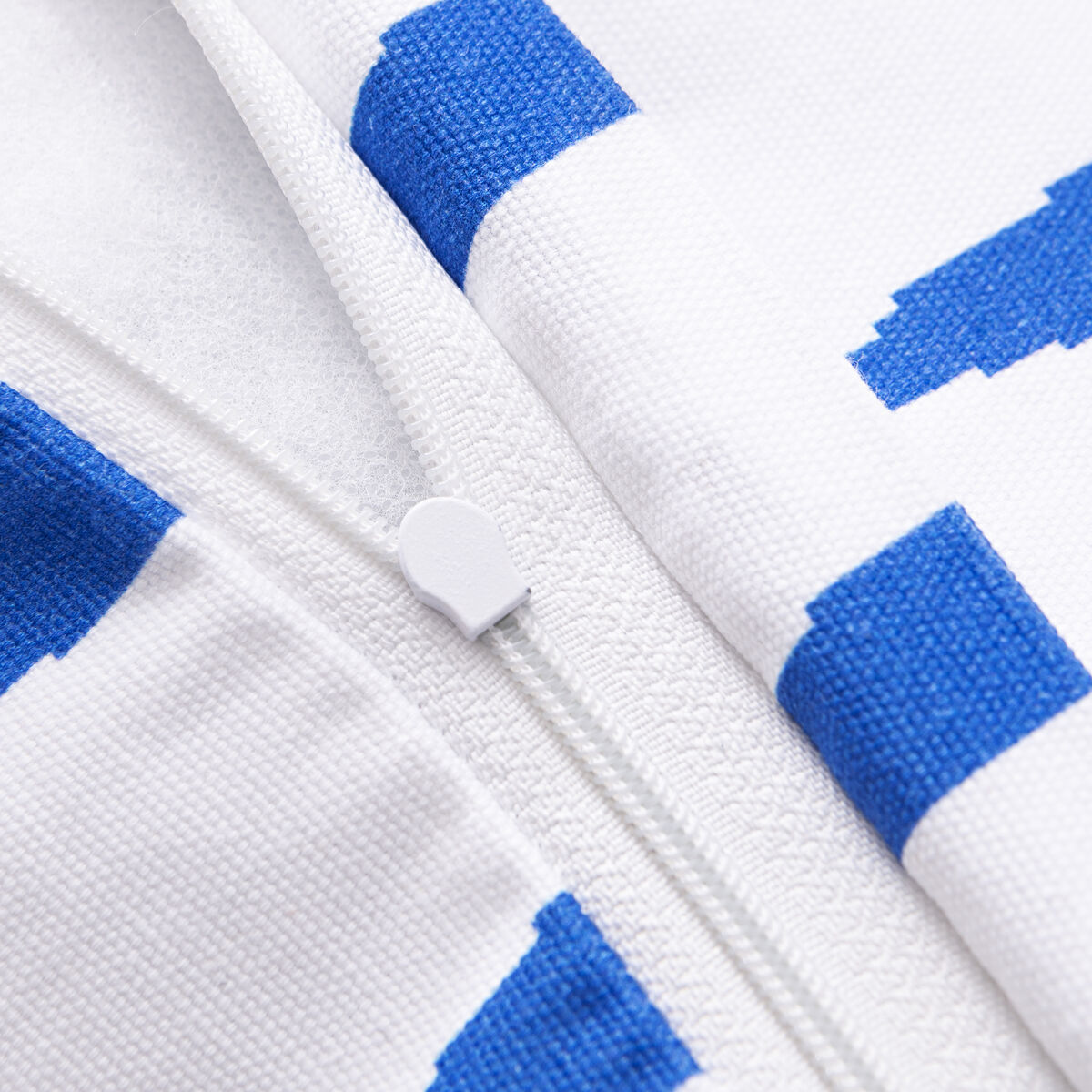 Cojín Benetton Azul Blanco Zanahoria 40 x 40 cm