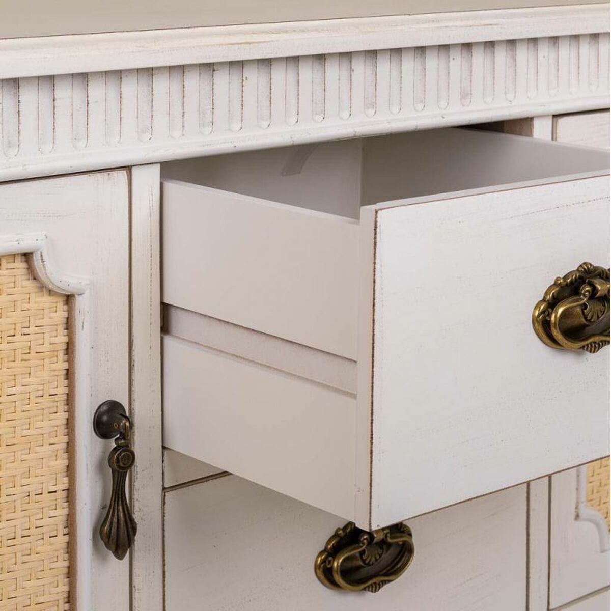 Aparador Alexandra House Living Blanco Ratán Madera de abeto 36 x 82 x 108 cm