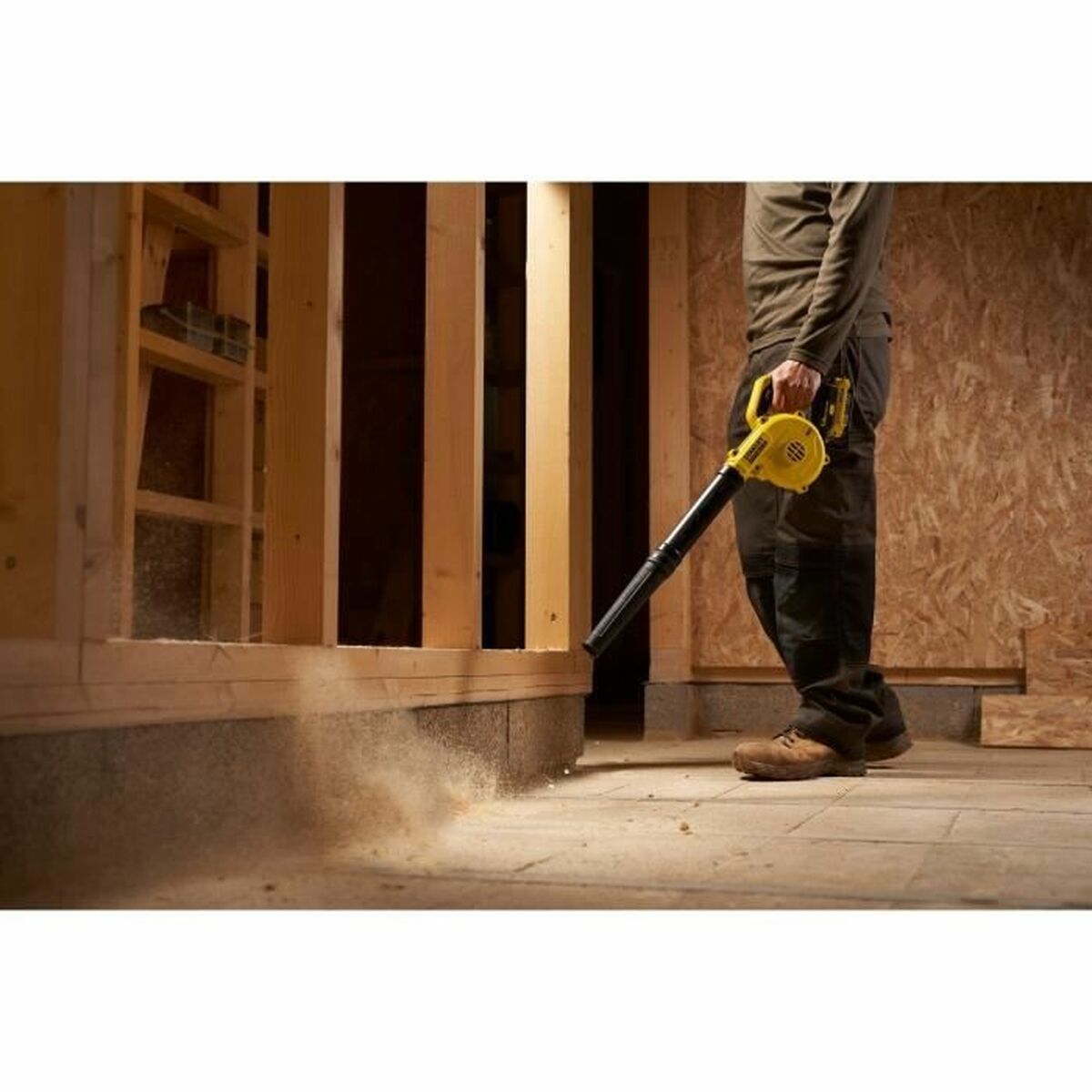 Soplador Stanley SFMCBL01B-XJ 18 V