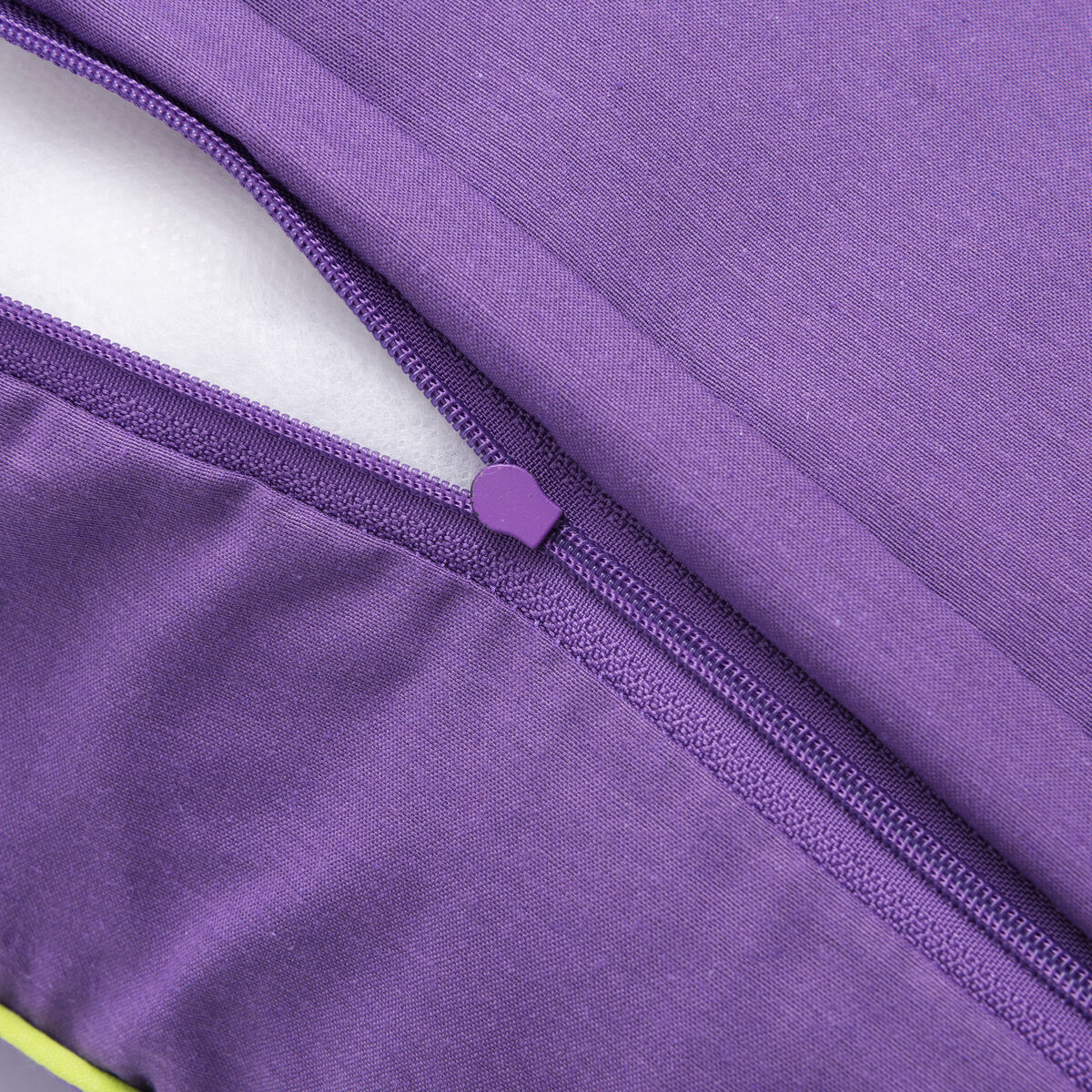 Cojín Benetton Rainbow Morado 45 x 45 cm